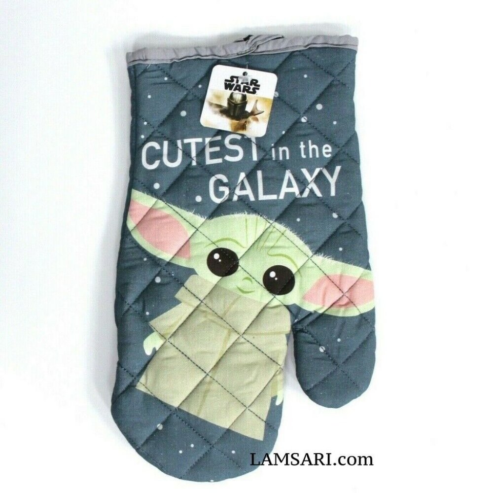 Star Wars The Mandalorian The Child Baby Yoda Cutest in The Galaxy Oven Mitt